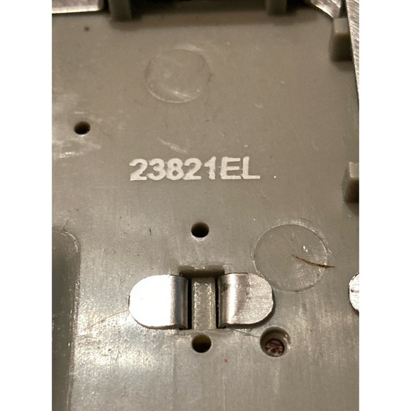 Lionel 6-12019 O-gauge/O-27 FasTrack 90-degree Crossing Track Section - Picture 8 of 10